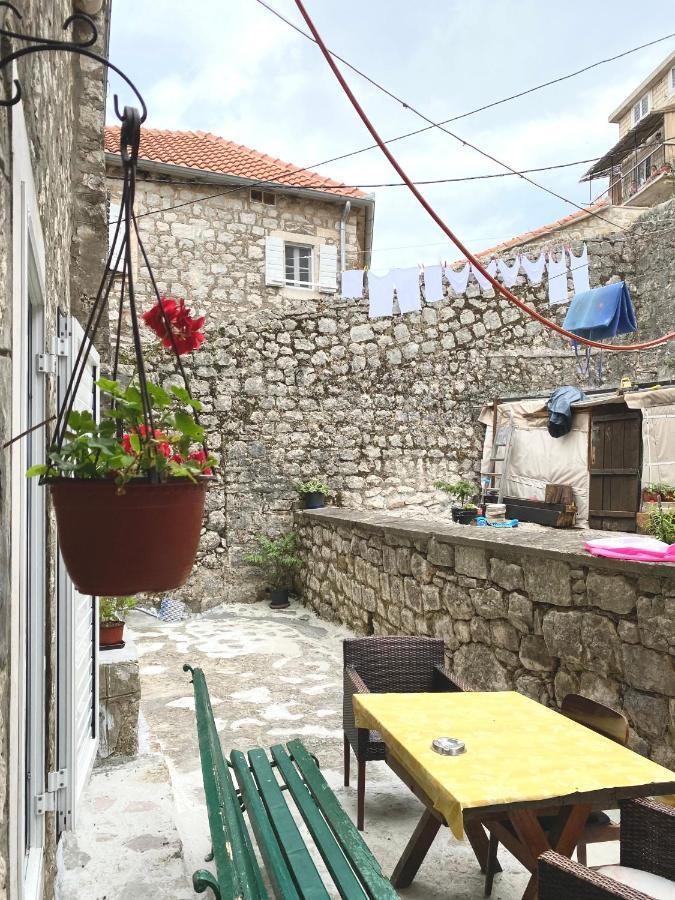 Apartment Njegos Perast Exterior photo